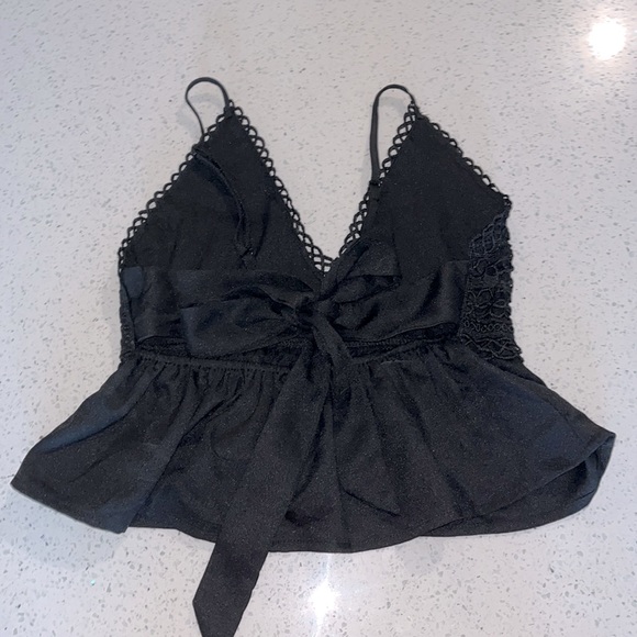 Black backless tank top with ruffles - Picture 3 of 4